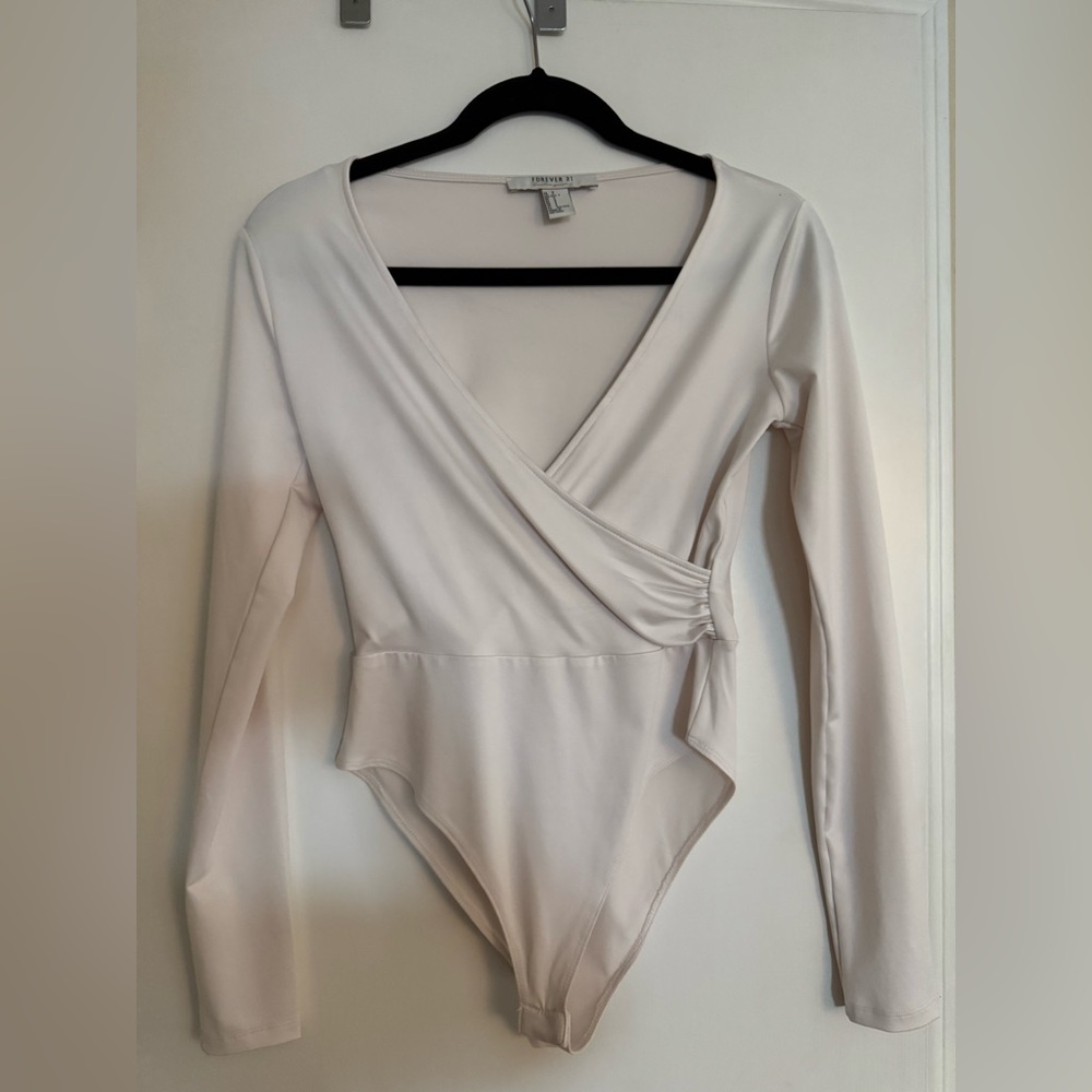 Forever 21 Off-White Long Sleeve Body Suit Size Small